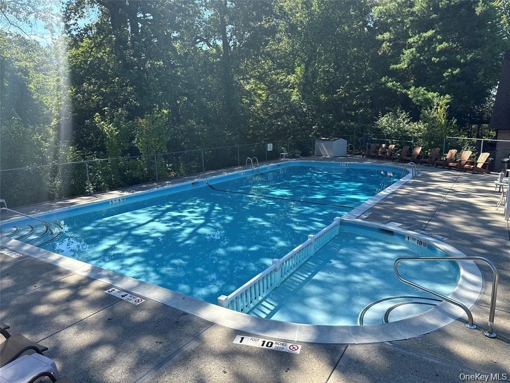 330 Central Park Avenue - Photo 2