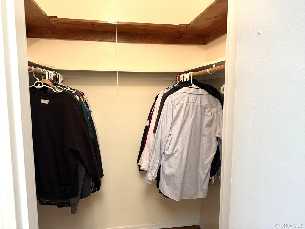 370 Westchester Avenue - Photo 10