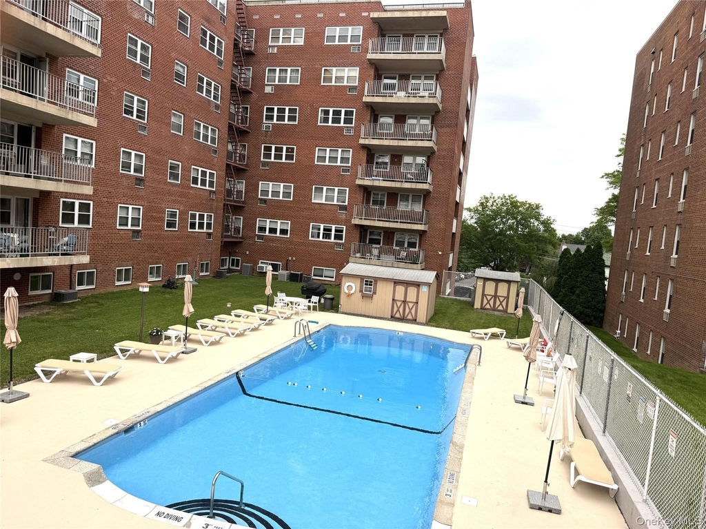 370 Westchester Avenue - Photo 5
