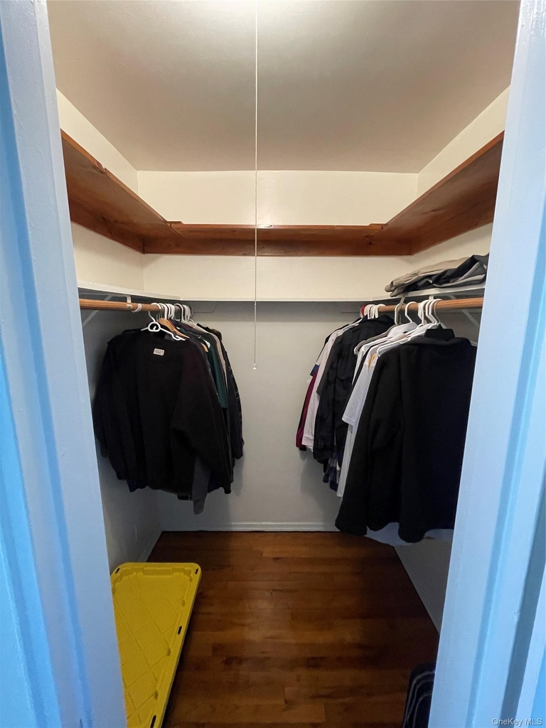370 Westchester Avenue - Photo 12