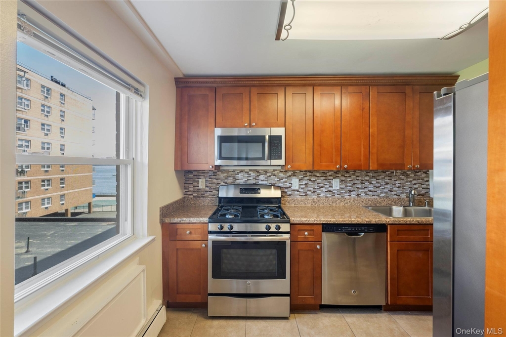 101 Gedney Street - Photo 3