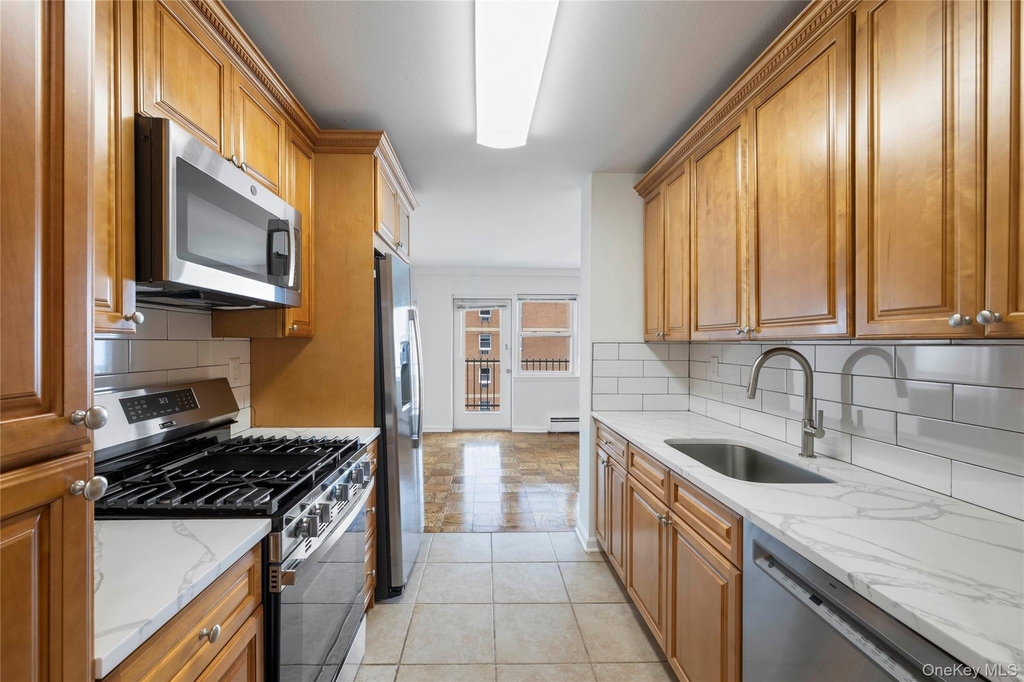 101 Gedney Street - Photo 3