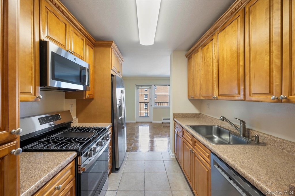 101 Gedney Street - Photo 4
