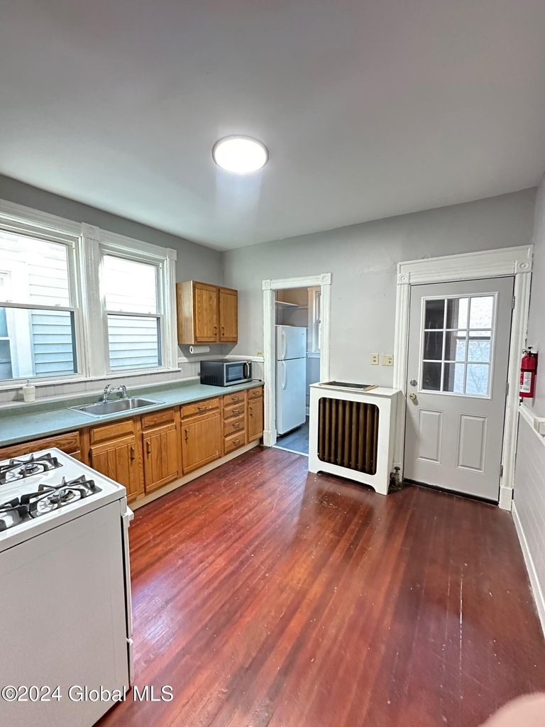 830 Madison Avenue - Photo 3