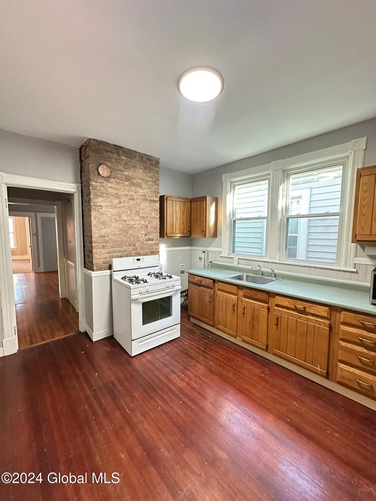 830 Madison Avenue - Photo 2