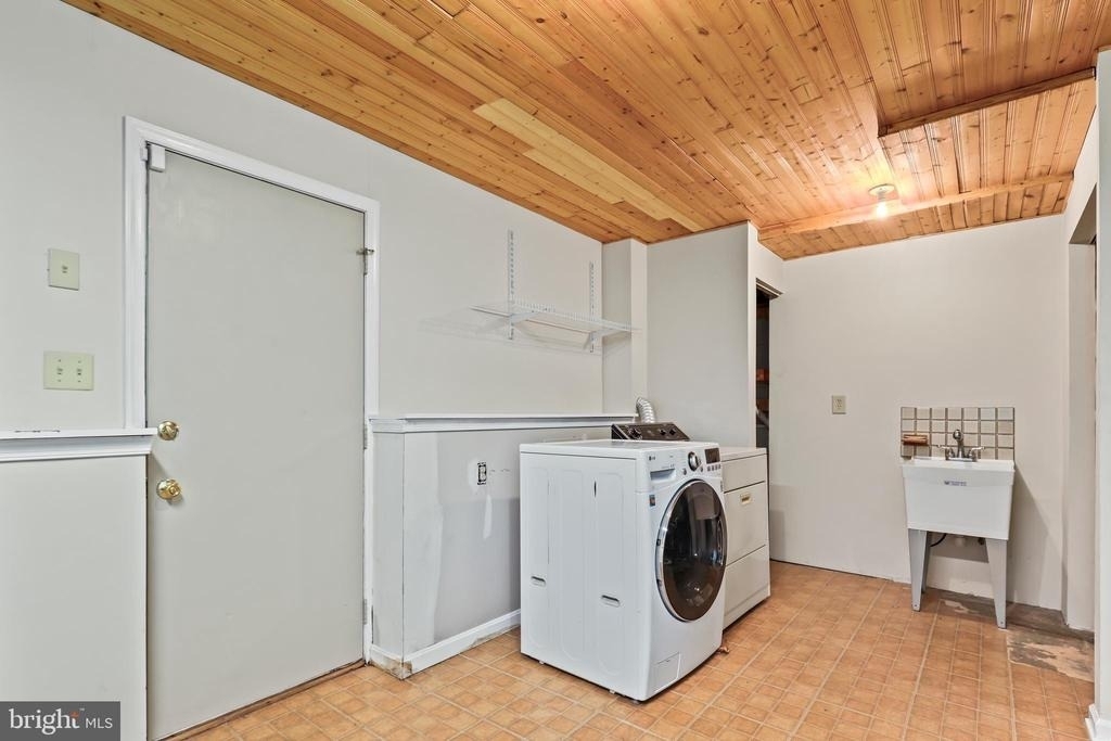 7 Bertram Boulevard - Photo 18