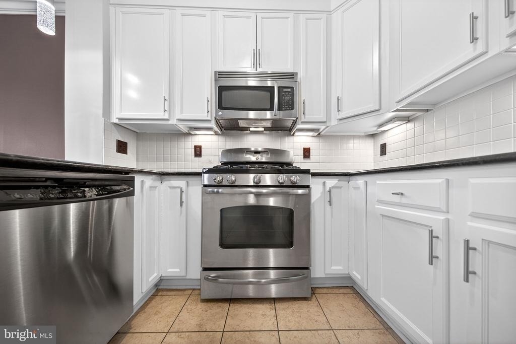 15825 John Diskin Circle - Photo 23