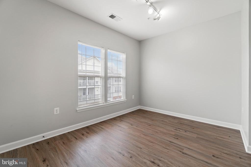 42496 Mayflower Terrace - Photo 4