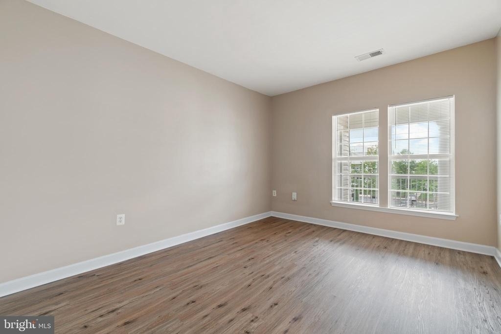 42496 Mayflower Terrace - Photo 17