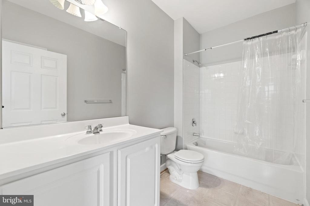 42496 Mayflower Terrace - Photo 16
