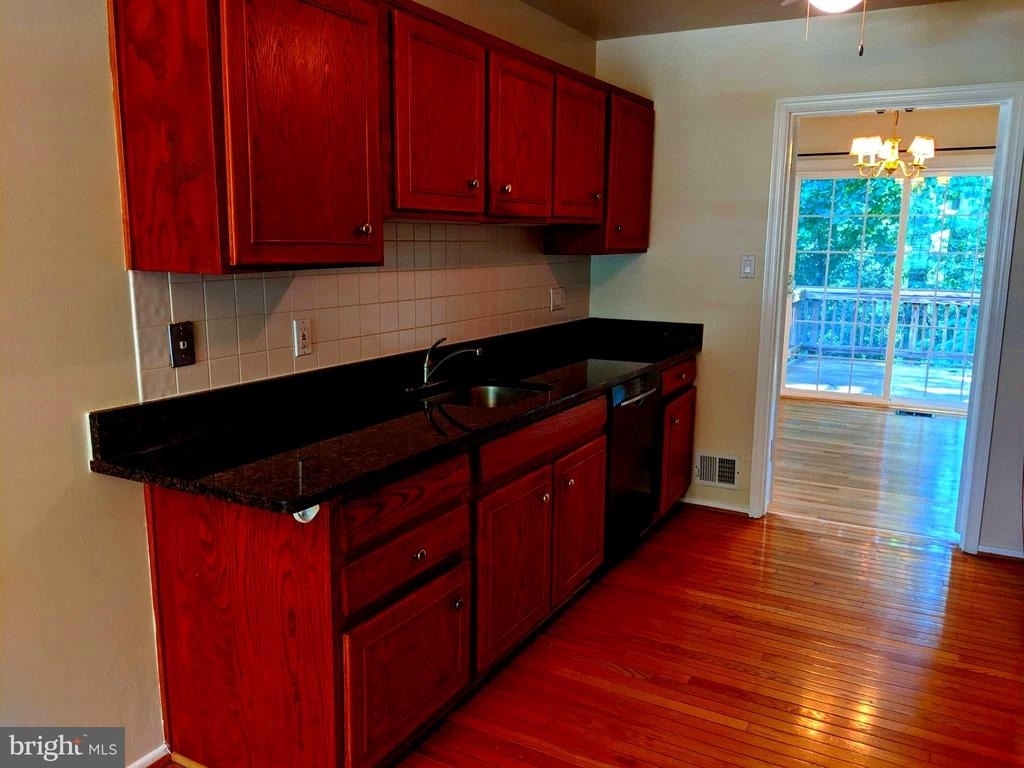8702 Thunderbird Court - Photo 23
