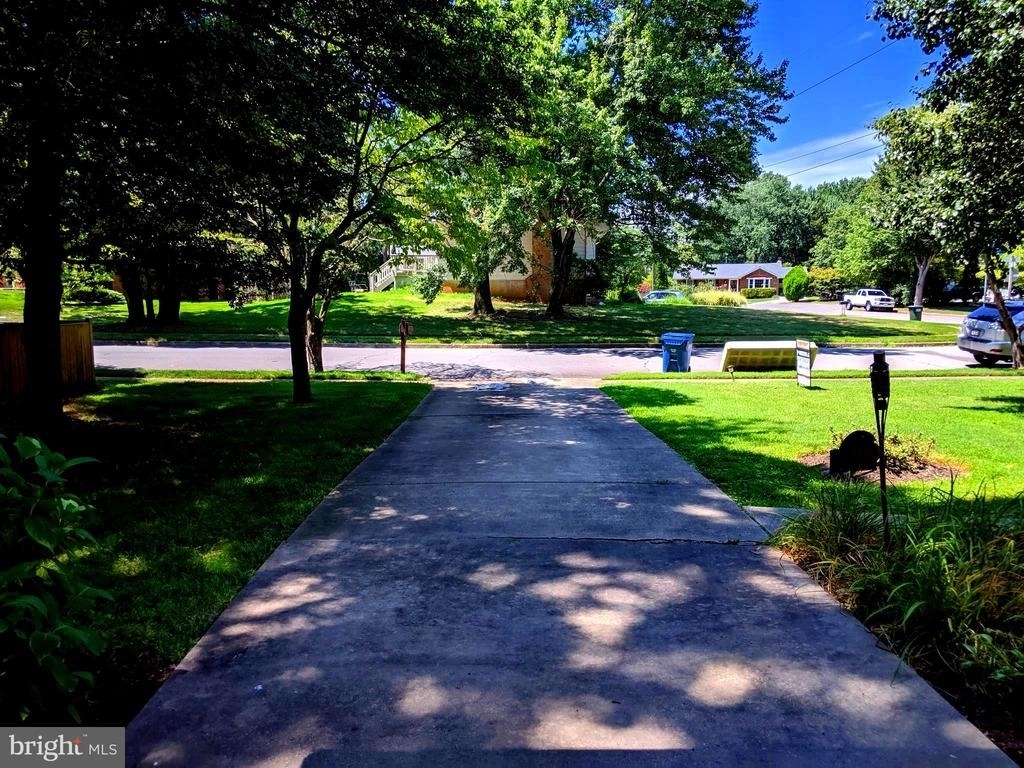 8702 Thunderbird Court - Photo 4