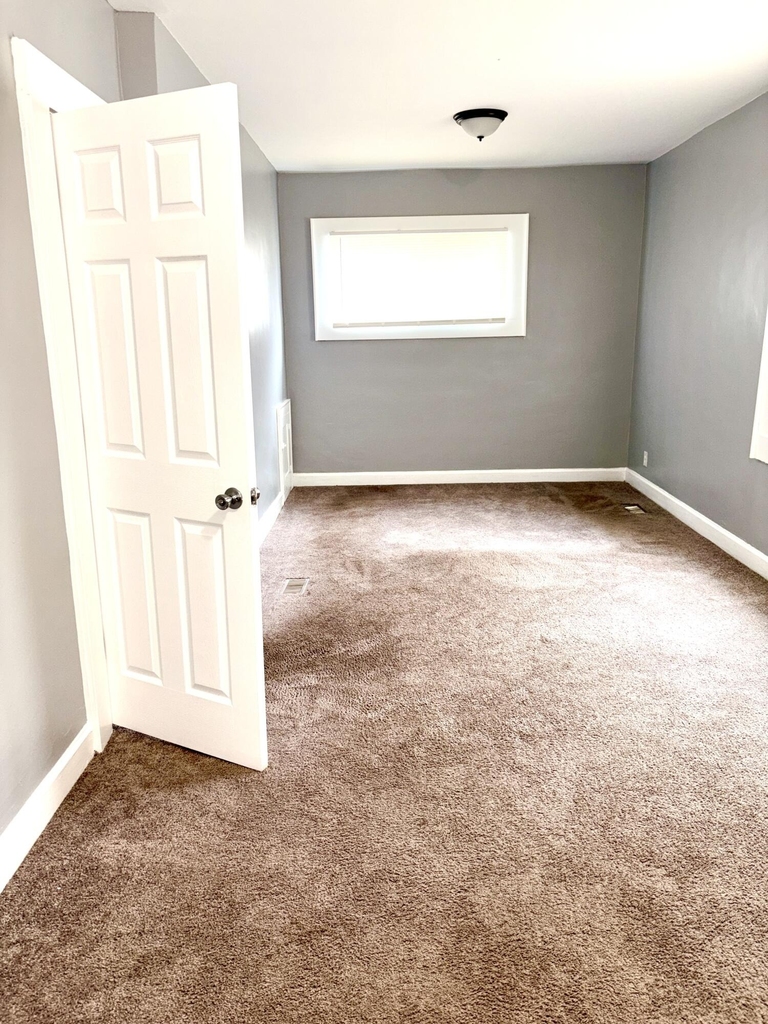 5791 Somerset Avenue - Photo 6