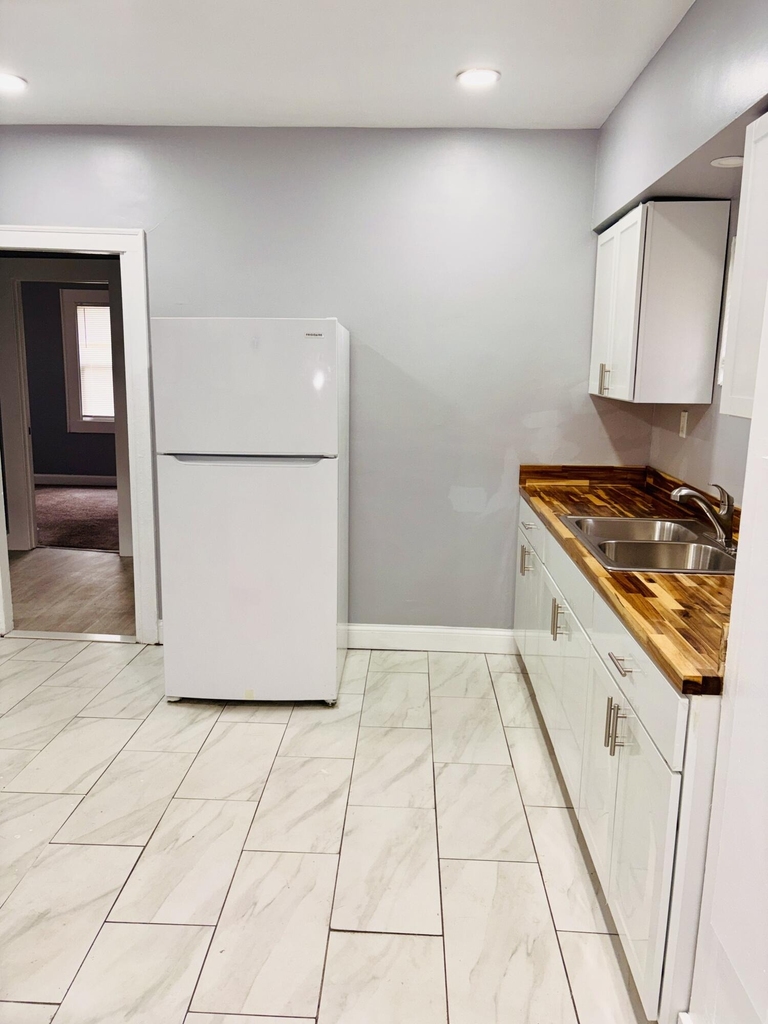 5791 Somerset Avenue - Photo 10
