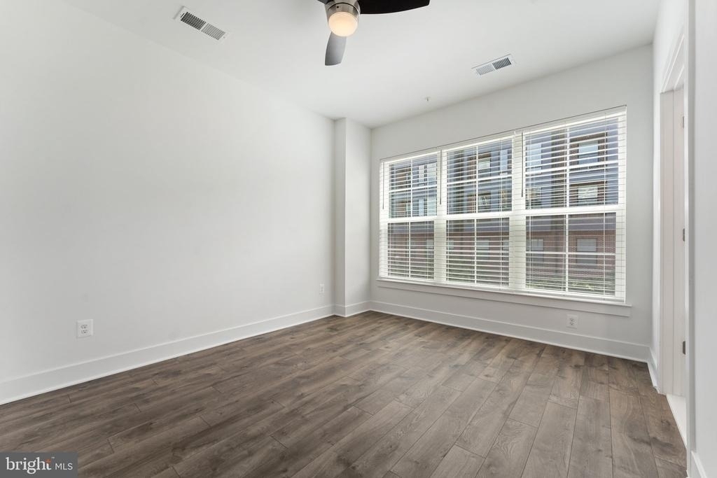 1876 Michael Faraday Drive - Photo 29