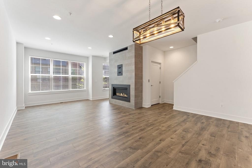 1876 Michael Faraday Drive - Photo 20