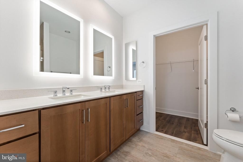 1876 Michael Faraday Drive - Photo 30