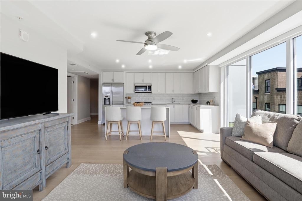925 N Fairfax Street - Photo 16