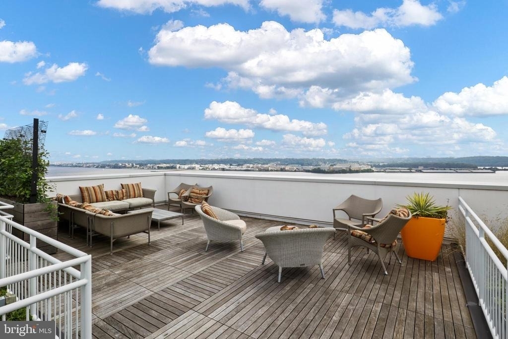 925 N Fairfax Street - Photo 25
