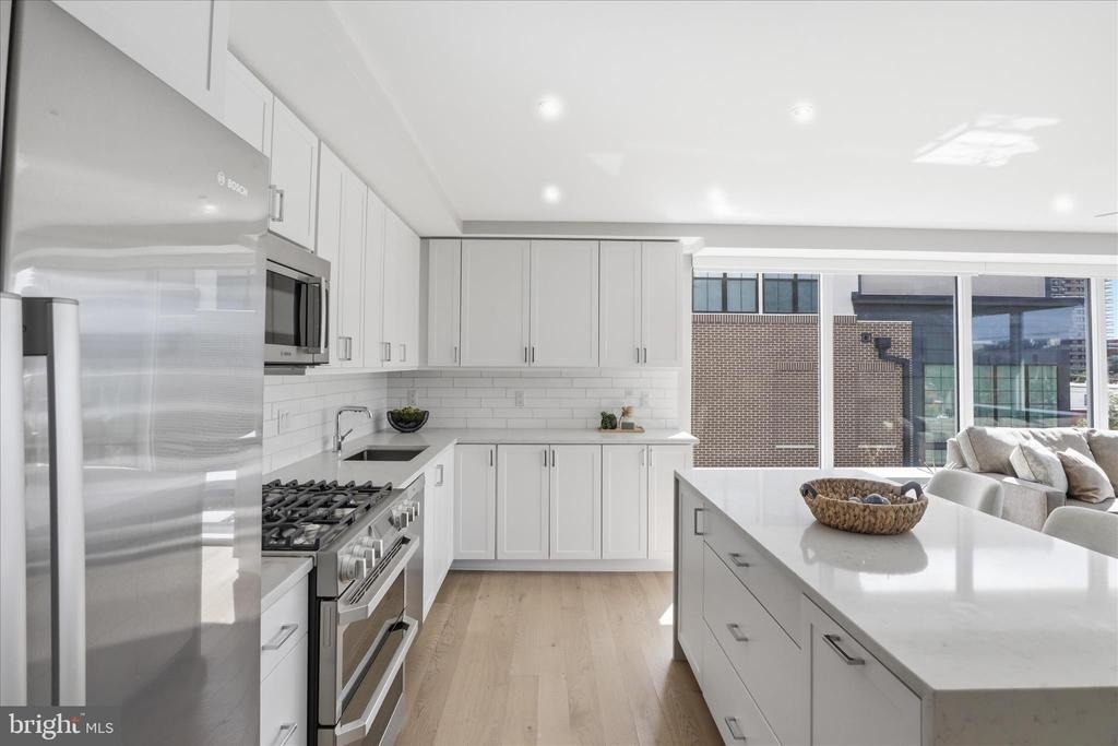 925 N Fairfax Street - Photo 9