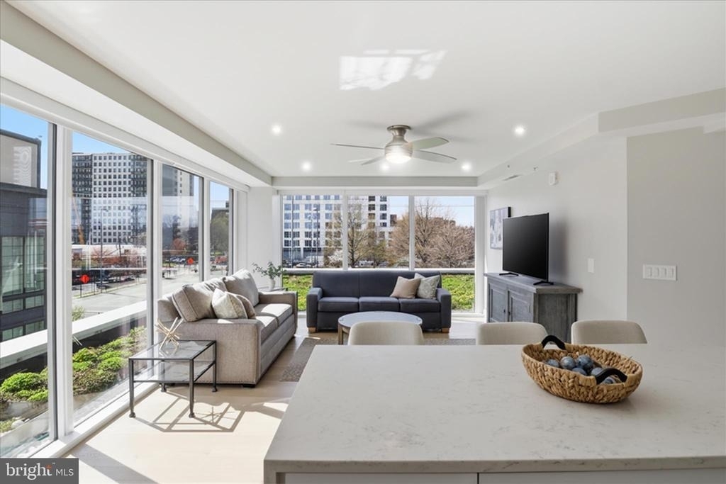 925 N Fairfax Street - Photo 10