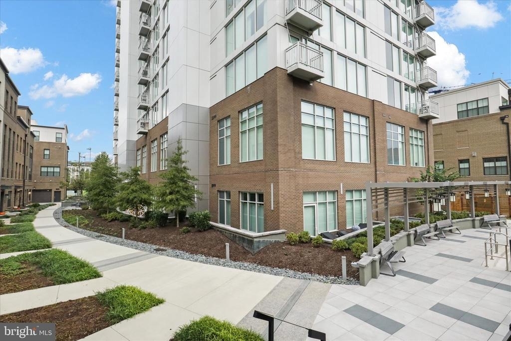 925 N Fairfax Street - Photo 29
