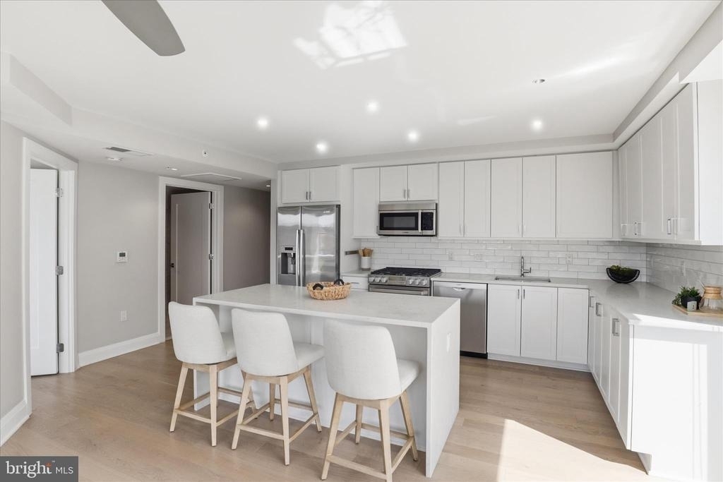 925 N Fairfax Street - Photo 12