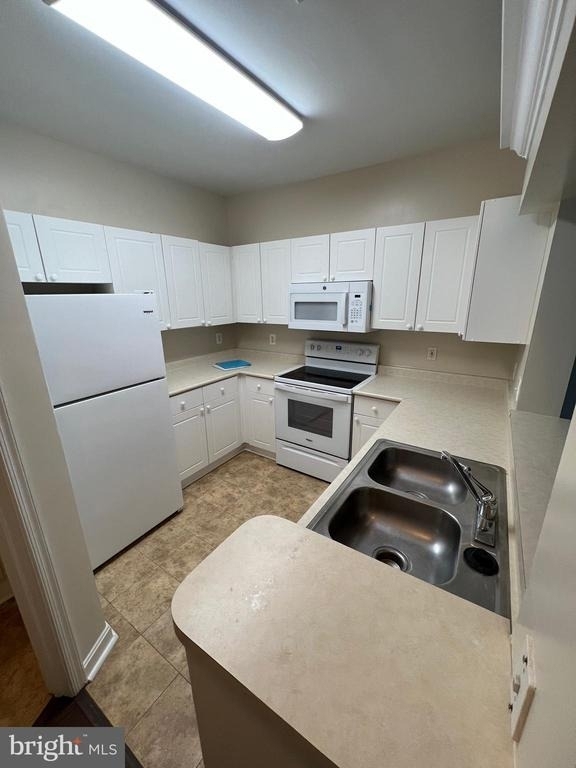 4561 Strutfield Lane - Photo 3