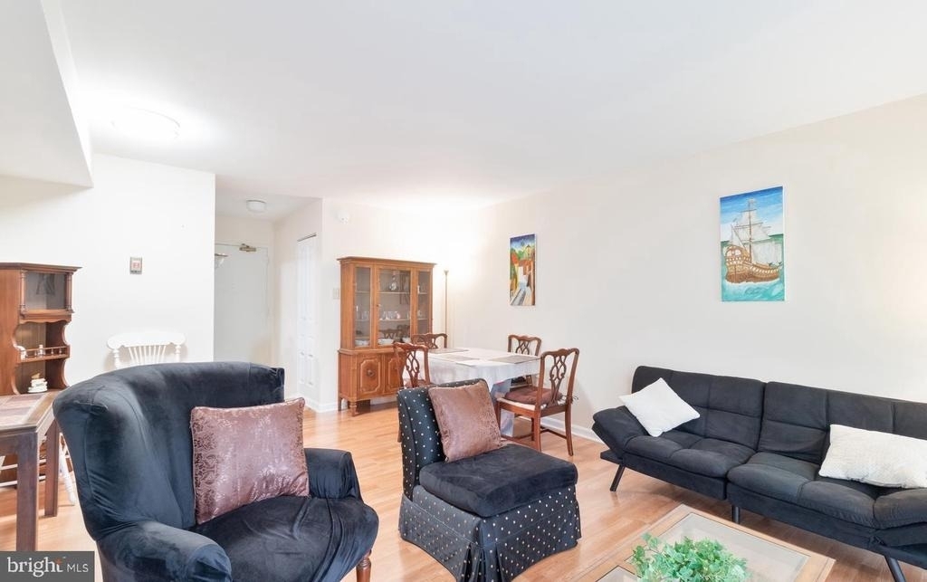 21 Canterbury Square - Photo 4