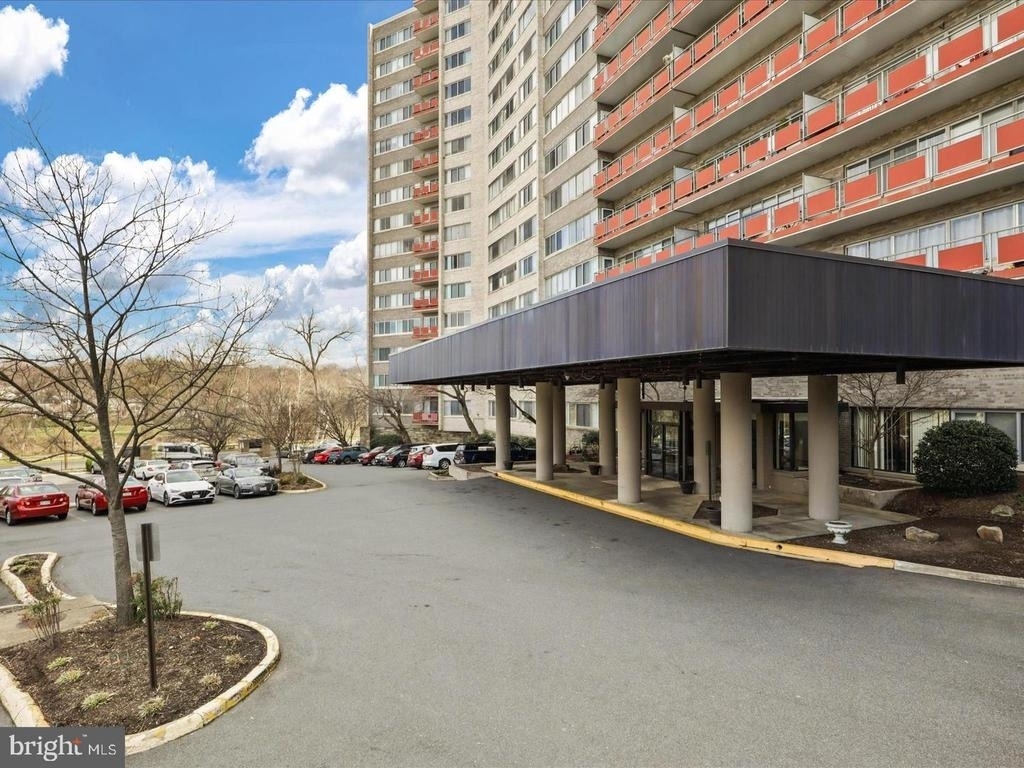 5340 Holmes Run Parkway - Photo 4