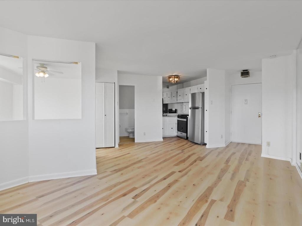 5340 Holmes Run Parkway - Photo 10