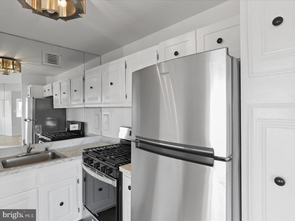 5340 Holmes Run Parkway - Photo 13