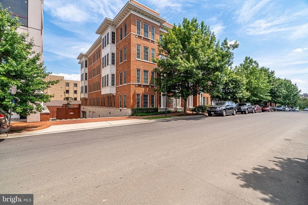 1023 N Royal Street - Photo 1