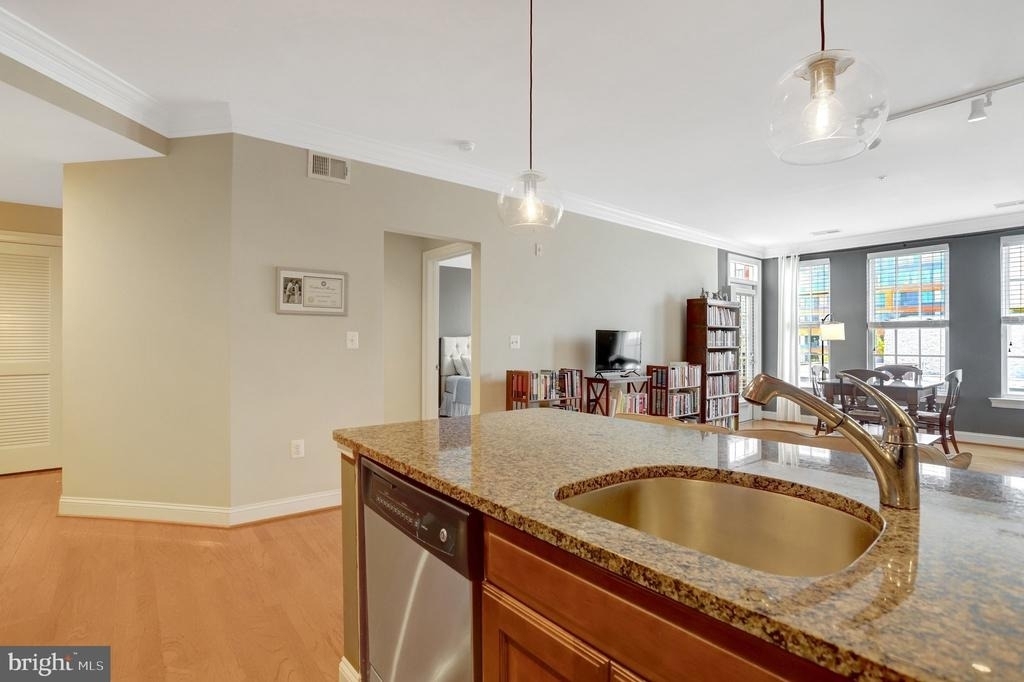 1023 N Royal Street - Photo 5
