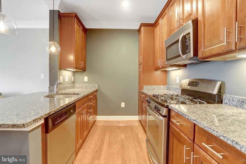 1023 N Royal Street - Photo 12