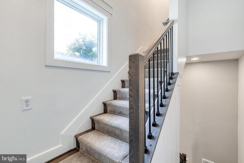 621 Bluemont Avenue - Photo 26