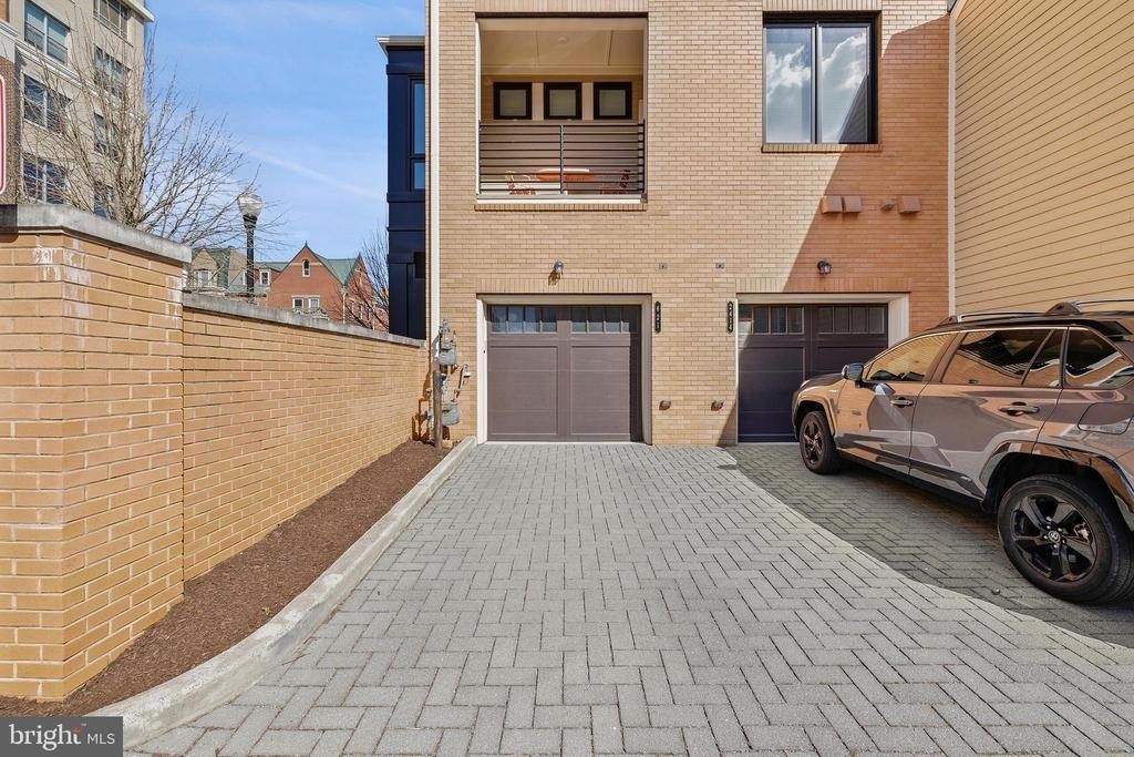 621 Bluemont Avenue - Photo 13
