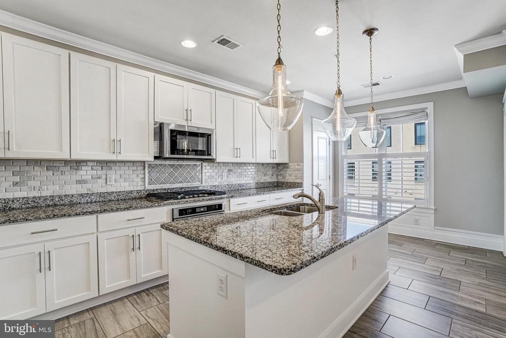 621 Bluemont Avenue - Photo 6