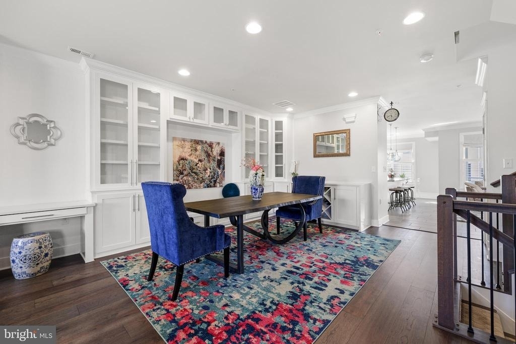 621 Bluemont Avenue - Photo 2