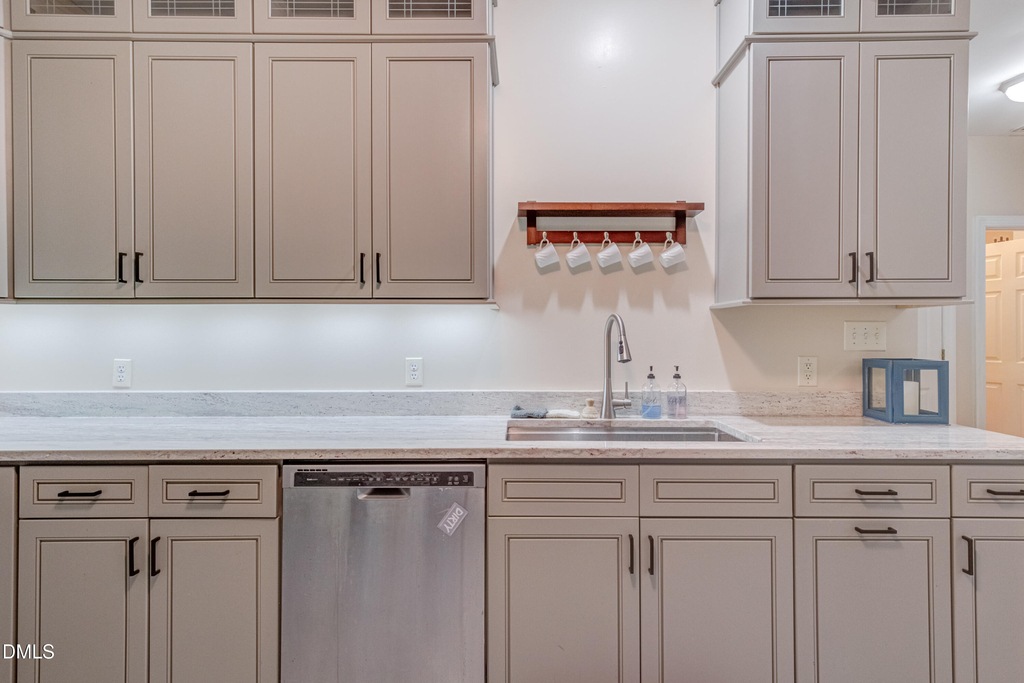 6240 Hilbert Ridge Drive - Photo 12