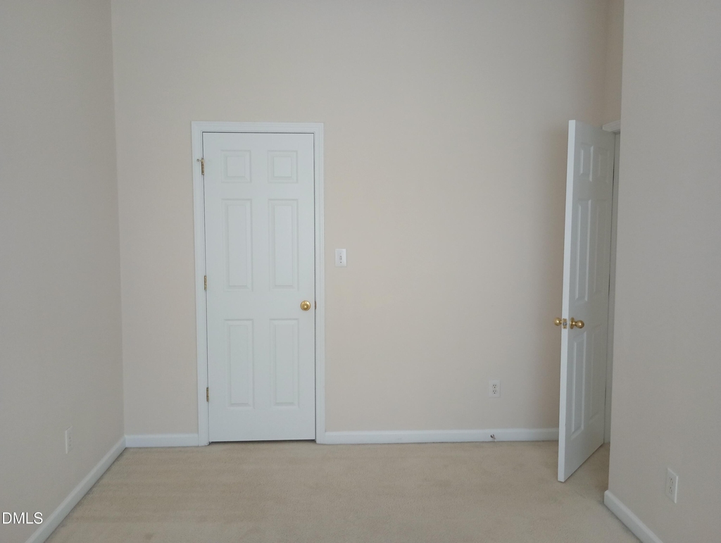 421 Madison Avenue - Photo 3