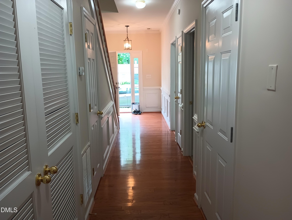 421 Madison Avenue - Photo 2