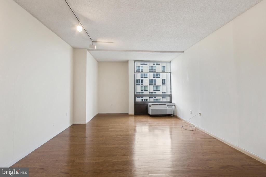 241 S 6th Street - Photo 5