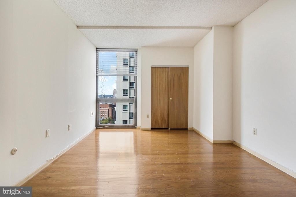 241 S 6th Street - Photo 6