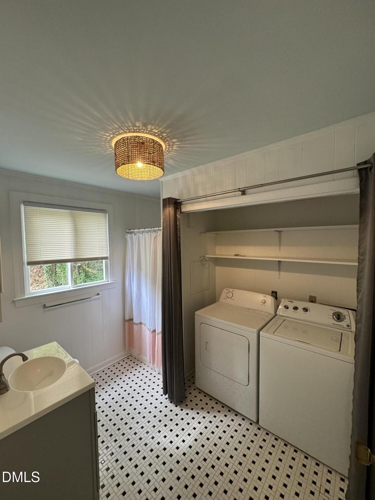 1009 Canterbury Road - Photo 8