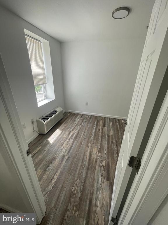1601 W Tioga - Photo 2