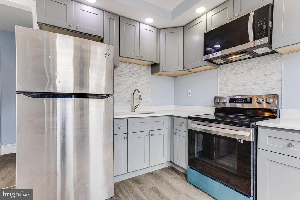 1633 Wakeling Street - Photo 9