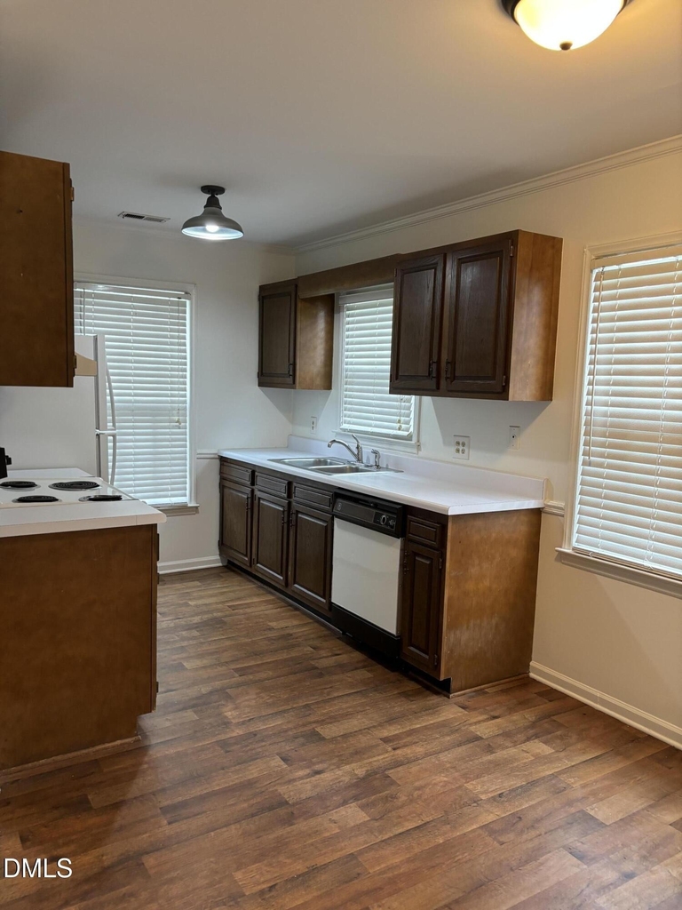 406 W Harnett Street - Photo 3