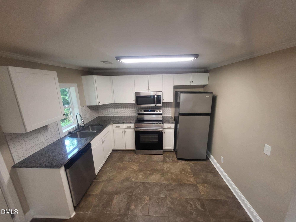 309 W Martin Street - Photo 8