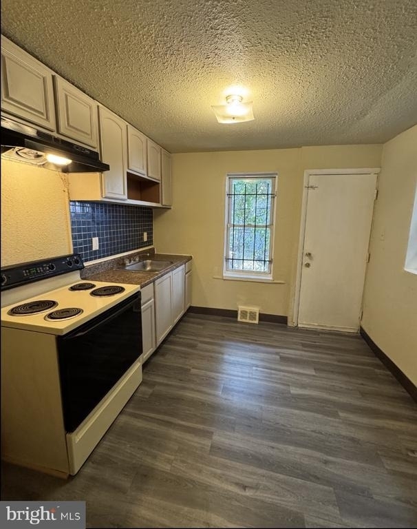 2148 N Newkirk Street - Photo 2